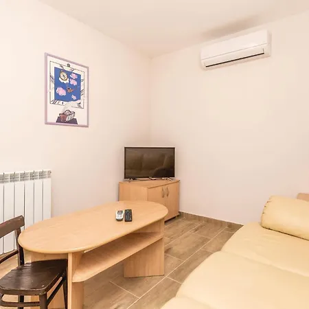 Apartman Awesome In With Kitchen