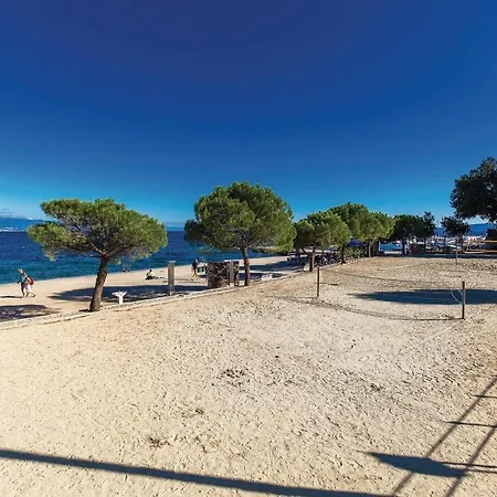 Awesome In With Kitchen * Ičići