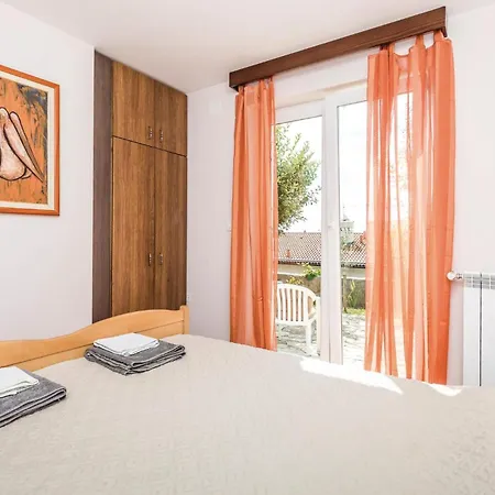 Daire Awesome In With Kitchen Ičići