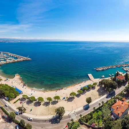 Daire Awesome In With Kitchen