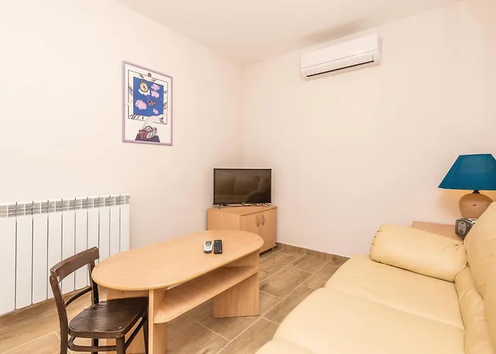 Apartamento Awesome In With Kitchen