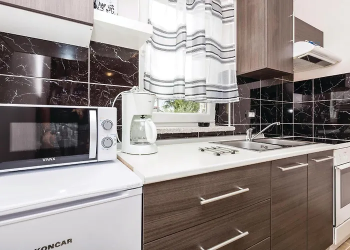 Awesome In With Kitchen * Ičići